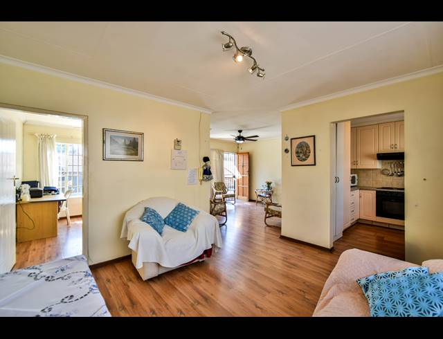 2 BEDROOM TOWNHOUSE SOLD IN FLORAUNA